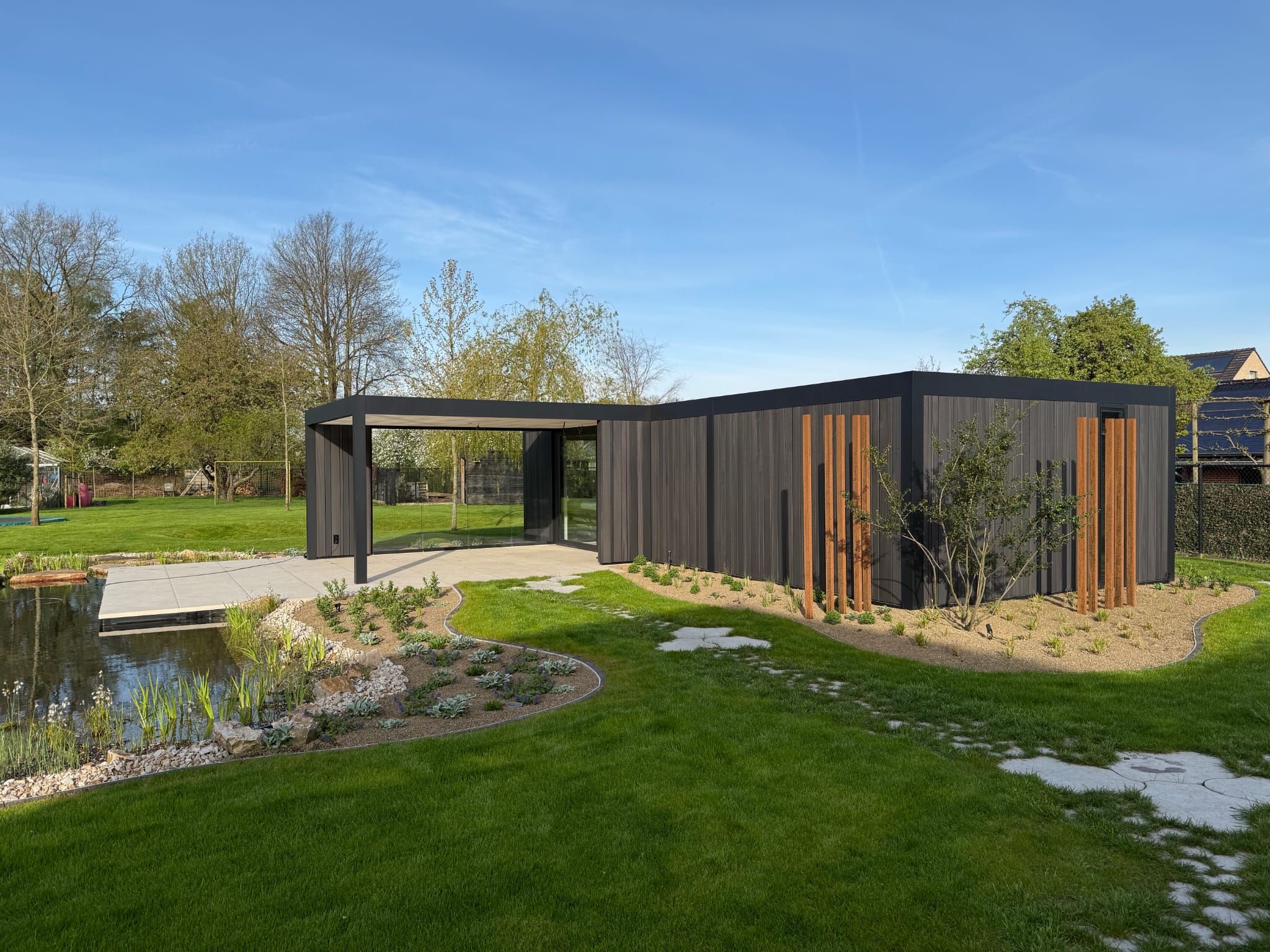 Poolhouse Met Overdekt Terras