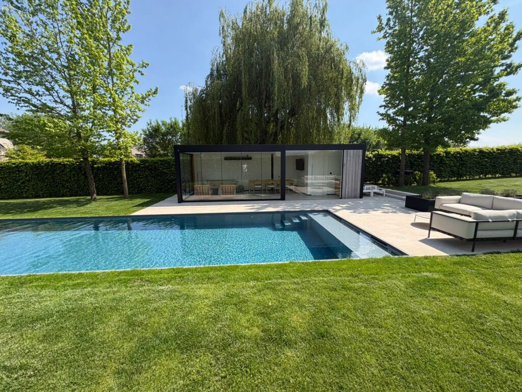 Poolhouse Met Iroko Gevelbekleding 2