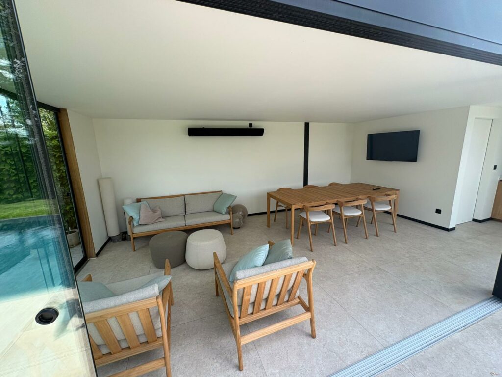 Poolhouse Met Iroko Gevelbekleding 3