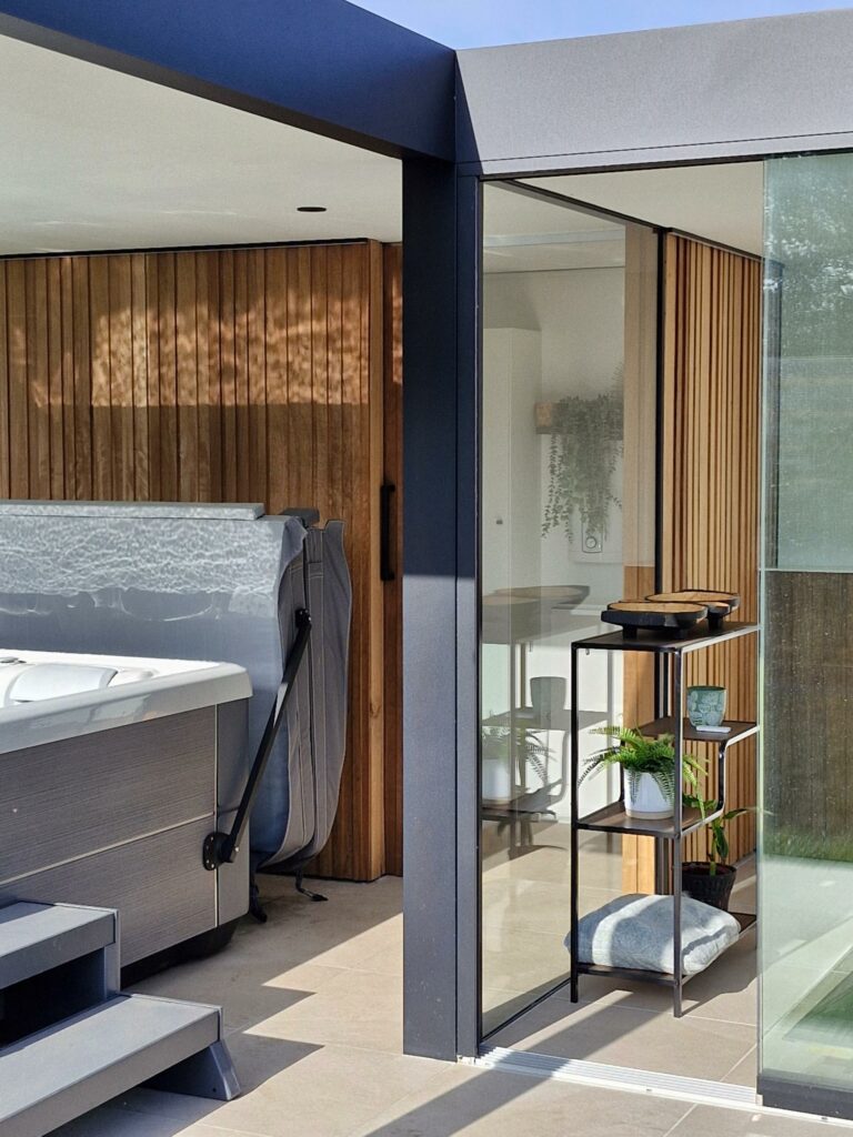 Tuinkamer Met Wellnessruimte