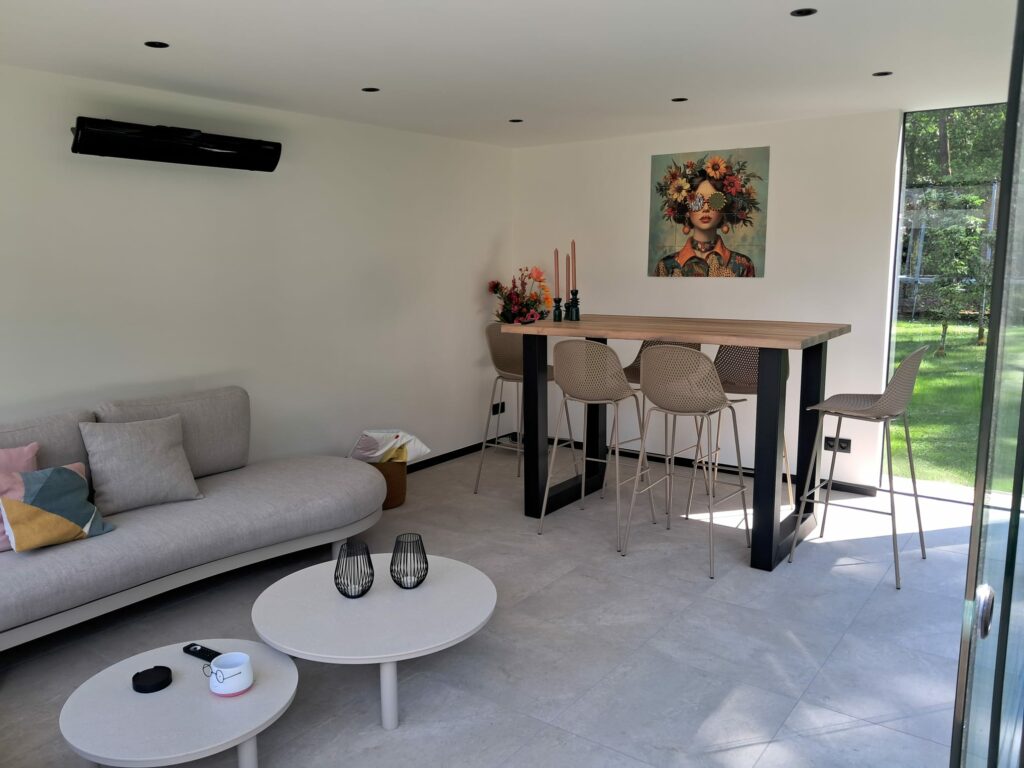 Inrichting moderne tuinlounge